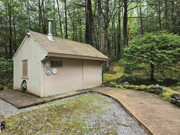 Property Photo:  22 Goldfinch Road  NH 03045 