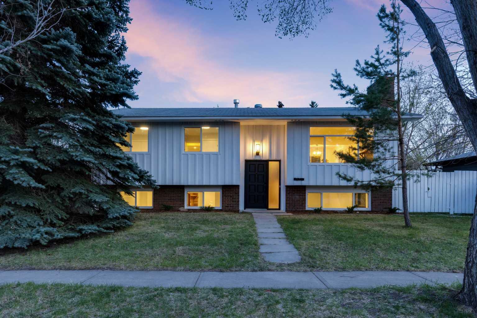 Property Photo: 11 Stimson Road SW AB T1V 1C7