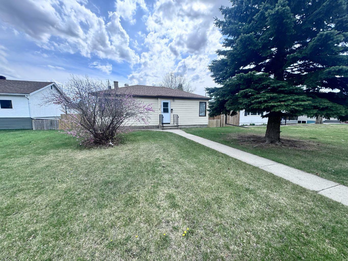 Property Photo: 3921 50A Street AB T4N 1Y5
