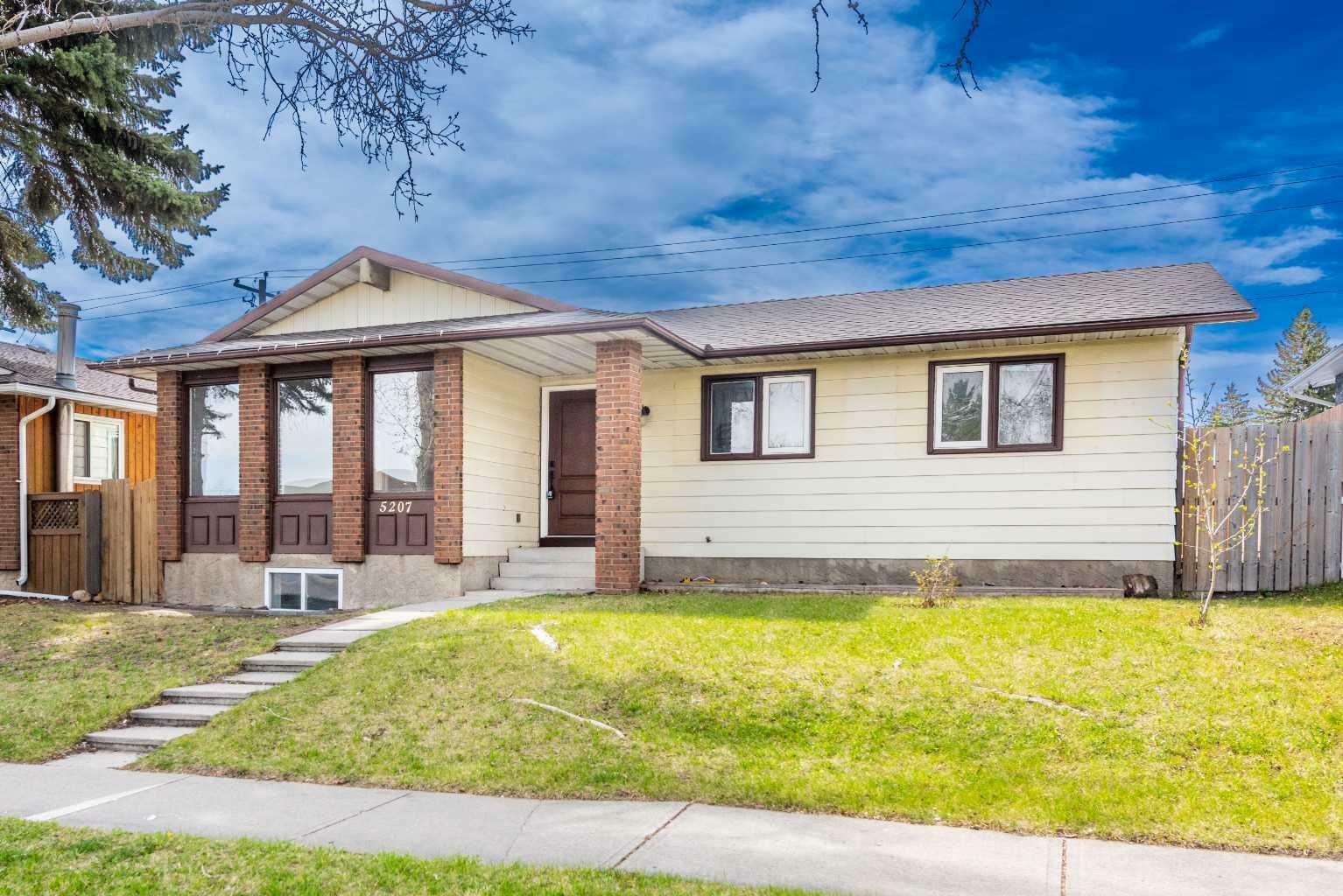 Property Photo: 5207 44 Avenue NE AB T1Y 2Z9