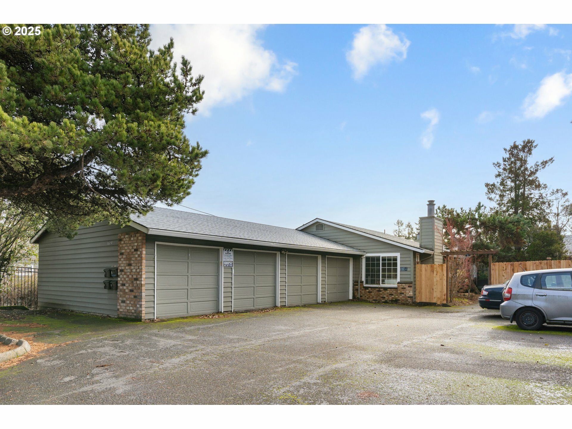 Property Photo: 6654 SW Capitol Hwy OR 97219