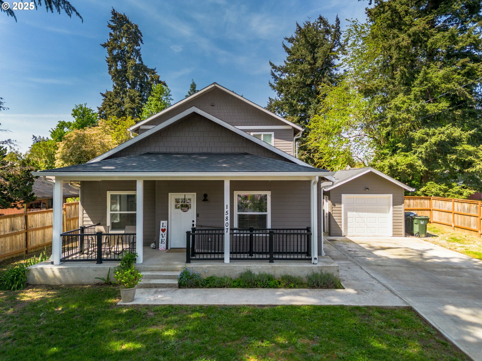 Property Photo: 15807 SE Rainier Ave OR 97015