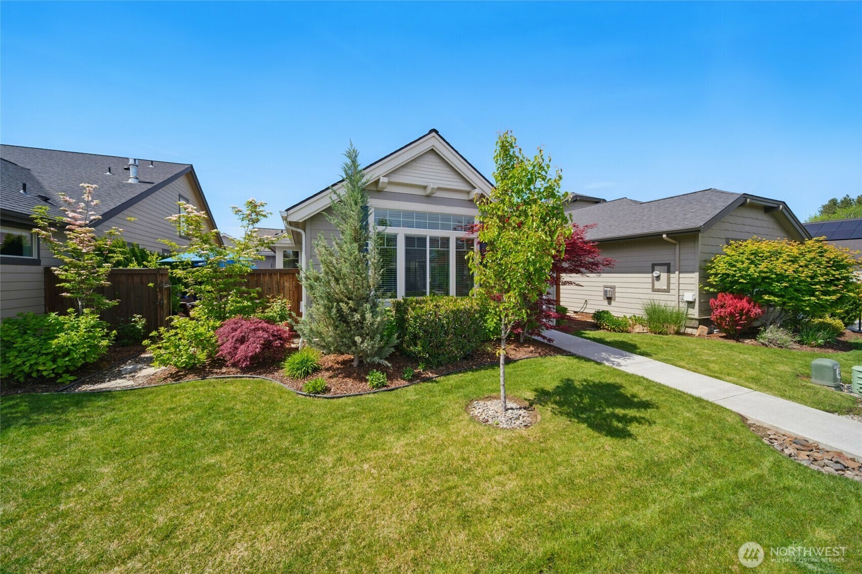 Property Photo: 683 SE Whimbrel Loop WA 99324