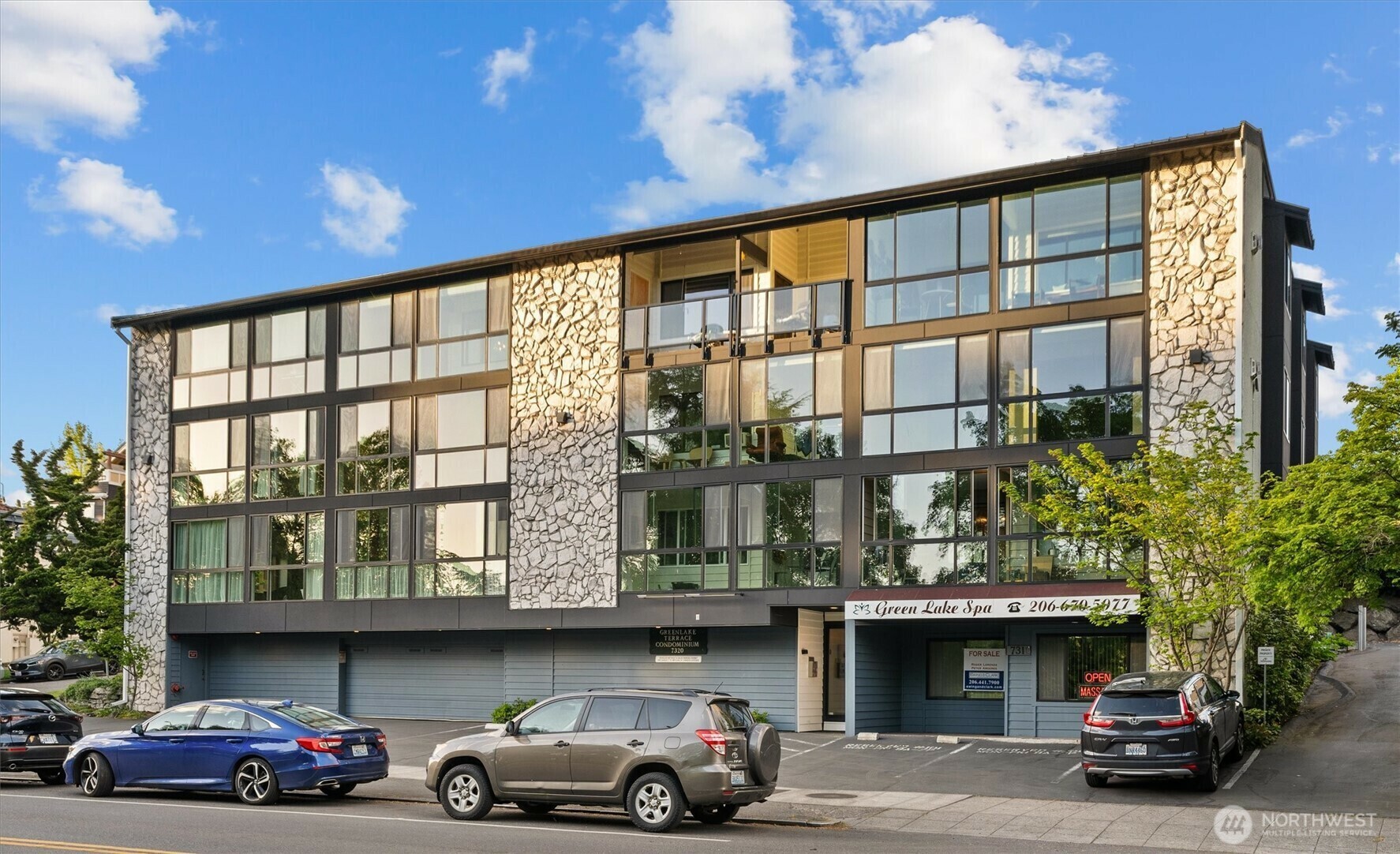 Property Photo: 7320 E Green Lake Drive N 403 WA 98115