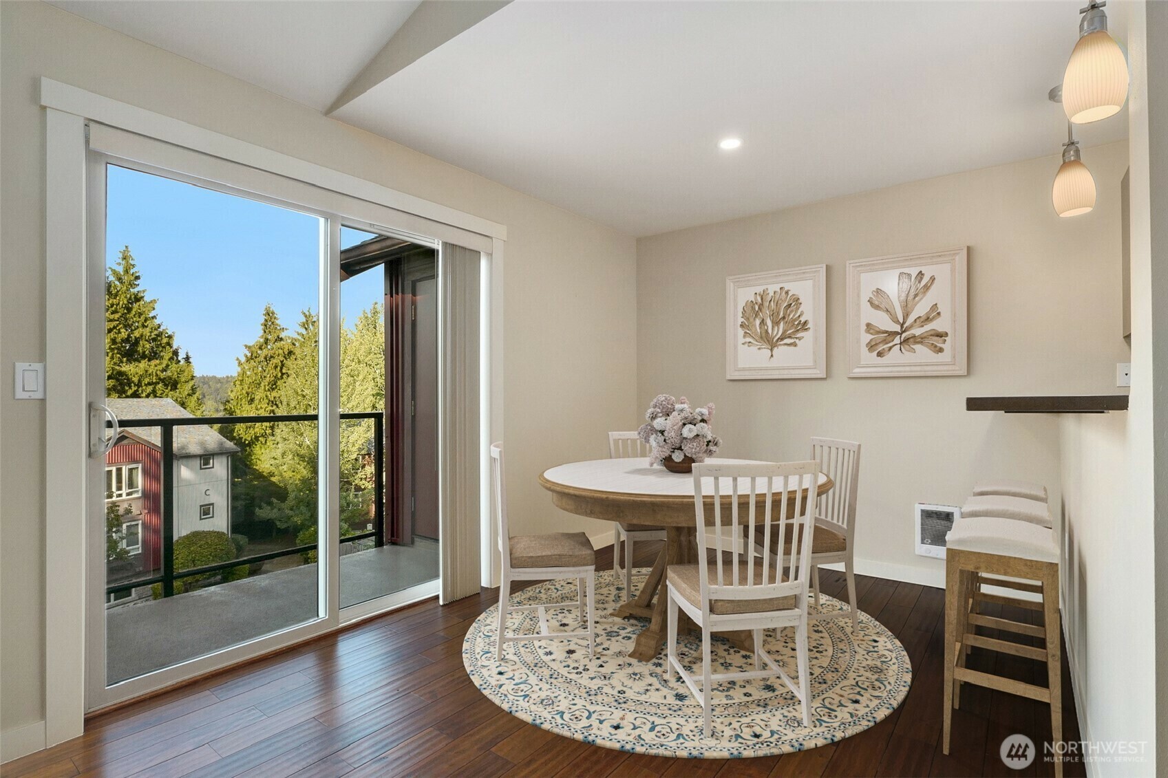 Property Photo: 15132 NE 82nd Street 301 WA 98052