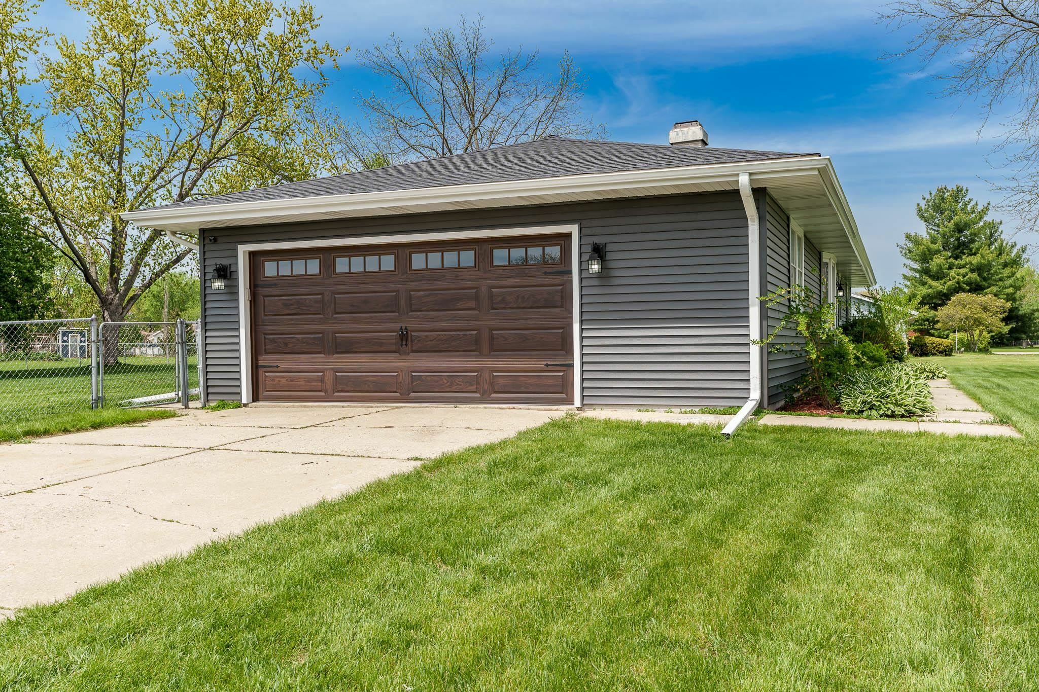 Property Photo: 11864 Balsa Ln IL 61073