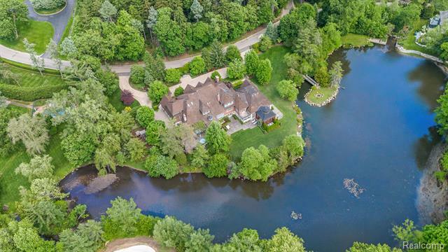 1055 Orchard Ridge Road  Bloomfield Hills MI 48304 photo