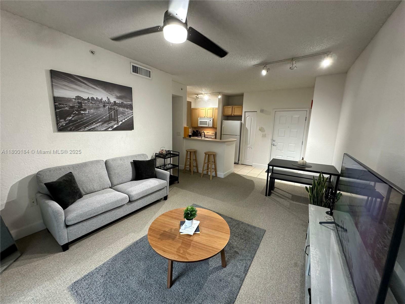 Property Photo: 6001 SW 70th St 621 FL 33143
