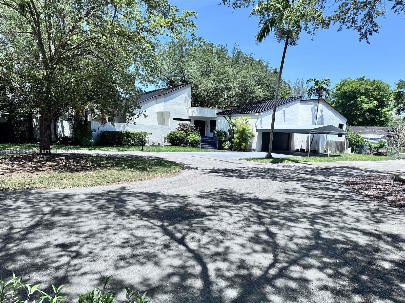 Property Photo: 7605 SW 160th Ter FL 33157