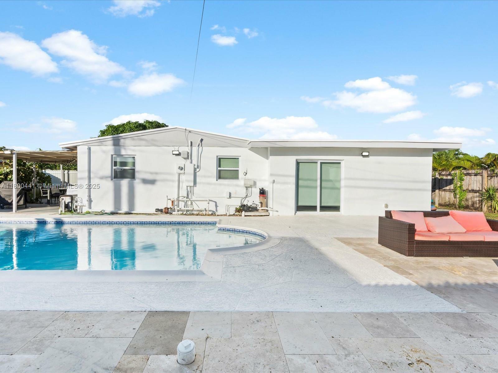 Property Photo: 711 N 66th Ave FL 33024