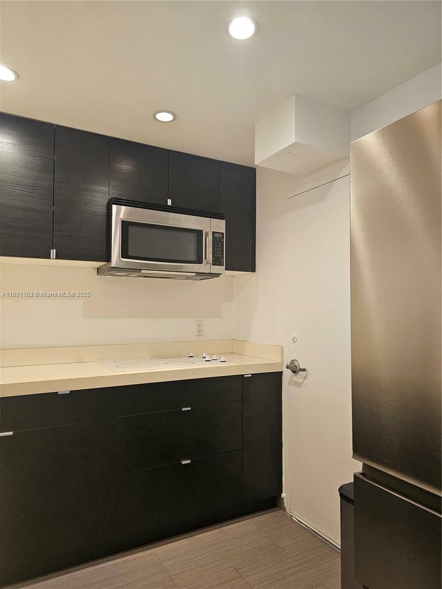 Property Photo: 1000 West Ave 715 FL 33139
