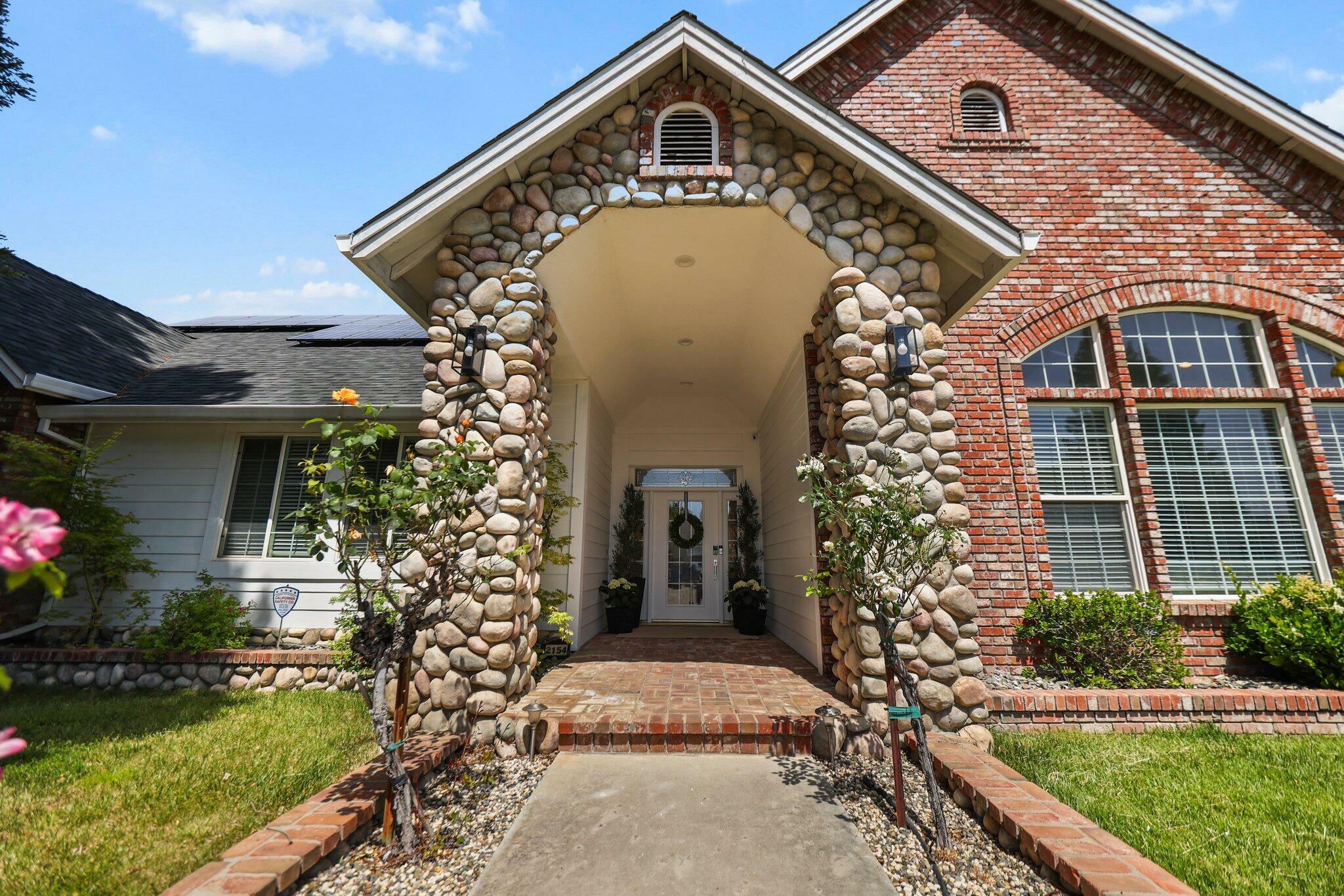 Property Photo: 2154 Harvard Way CA 96003