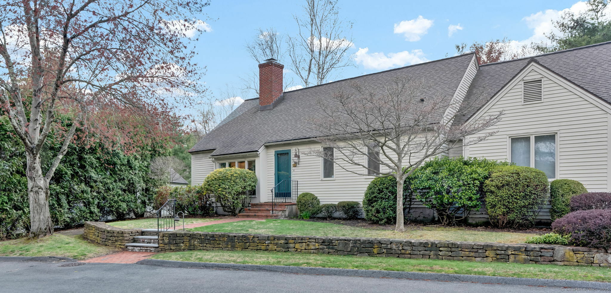 Property Photo: 189 Redstone Hill Road 7 CT 06010