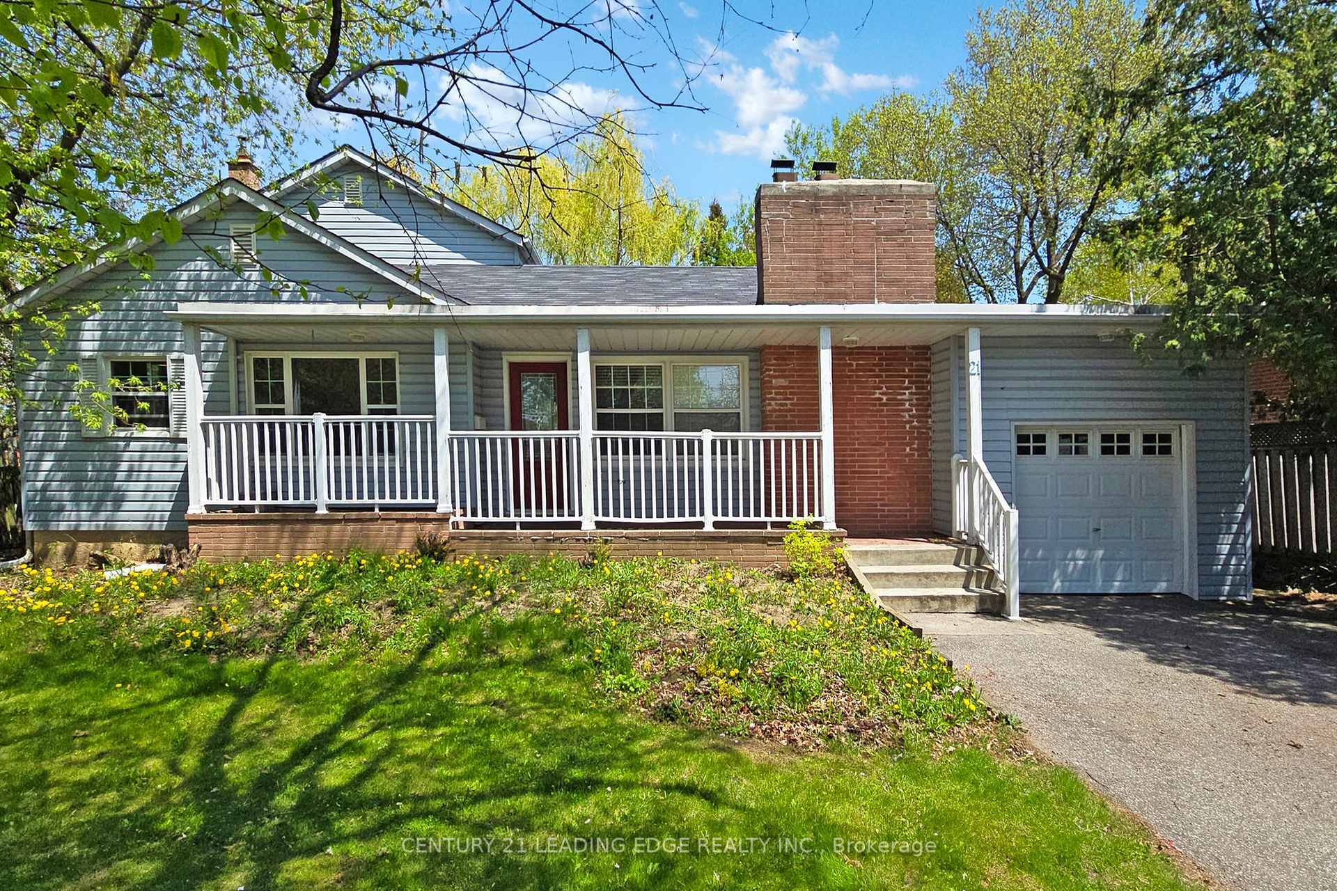 Photo de la propriété: 21B Wexford Boulevard ON M1R 1K9