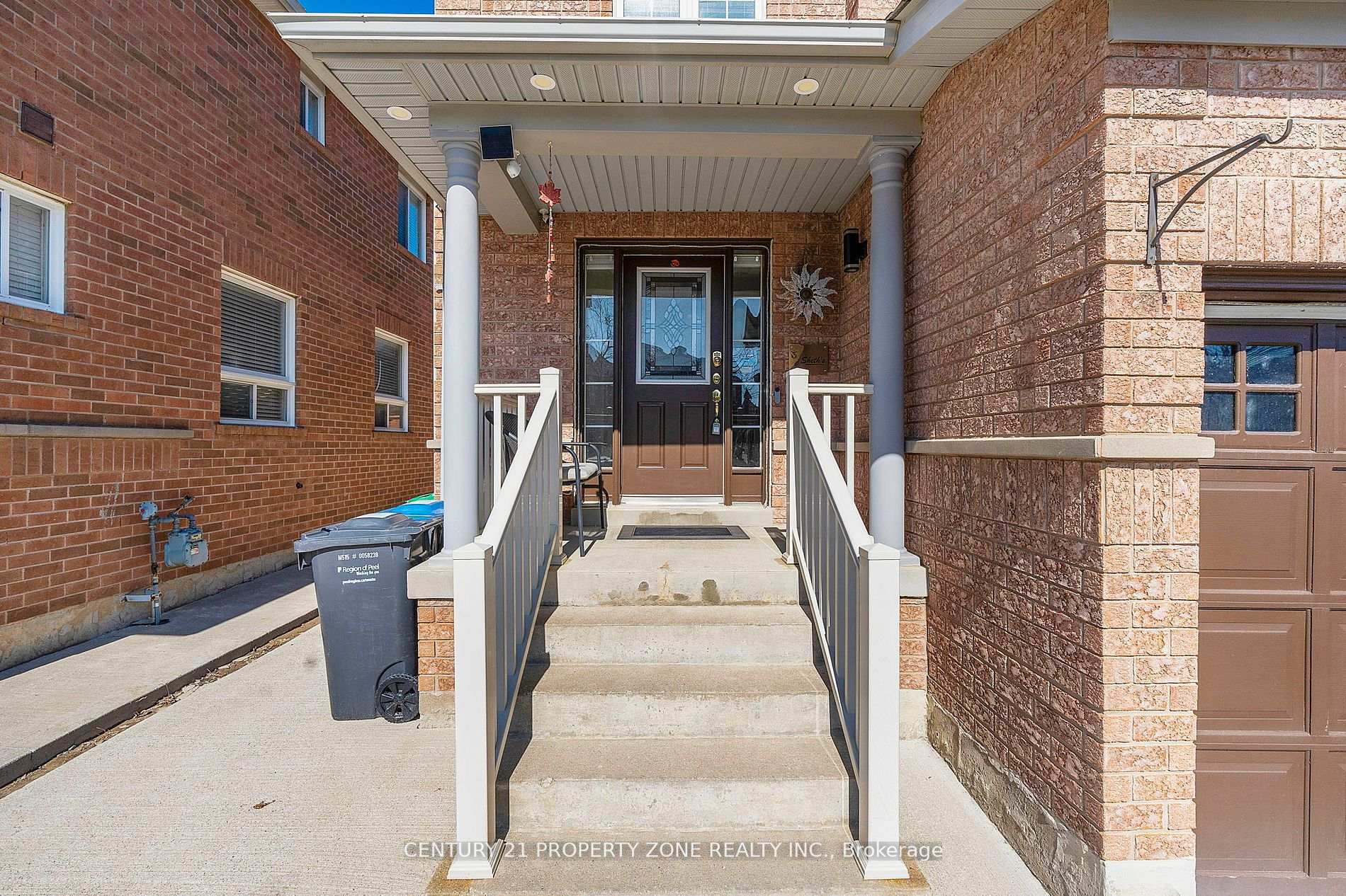 Photo de la propriété: 114 Hollingsworth Circle ON L7A 0J5