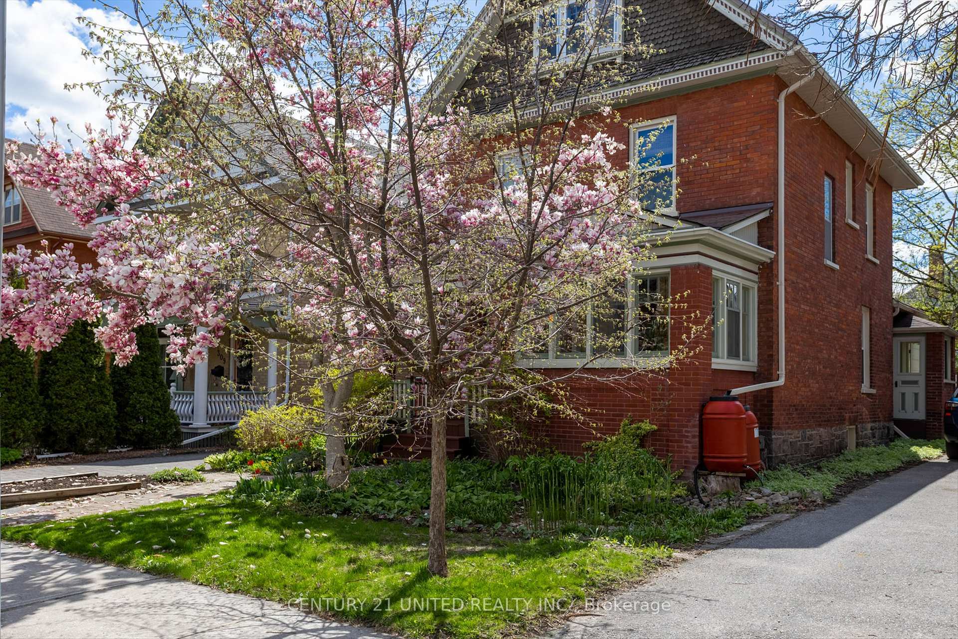 Photo de la propriété: 311 Pearl Avenue ON K9J 5G4