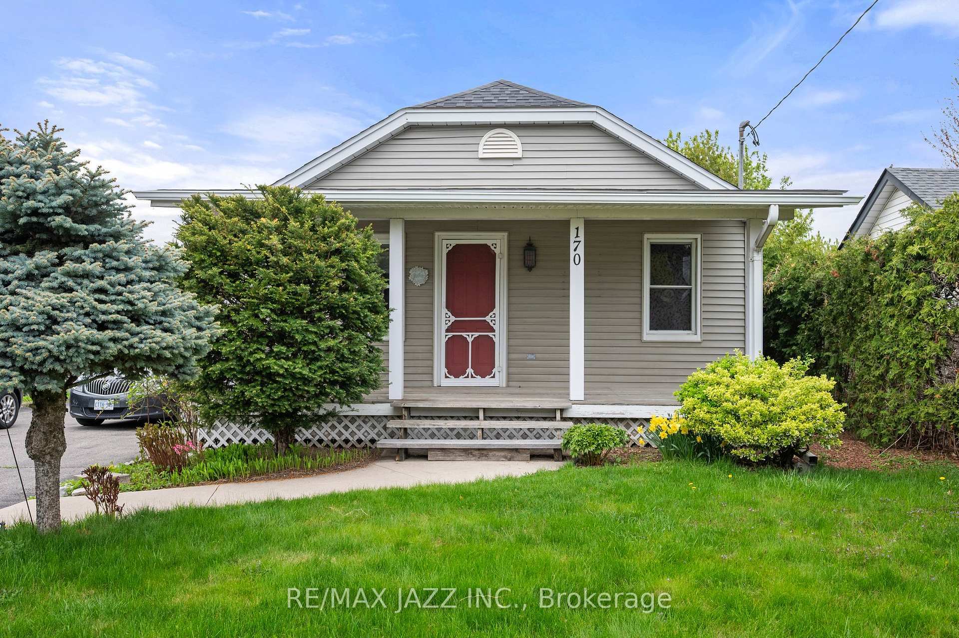 Property Photo: 170 Stevenson Road N ON L1J 5M5
