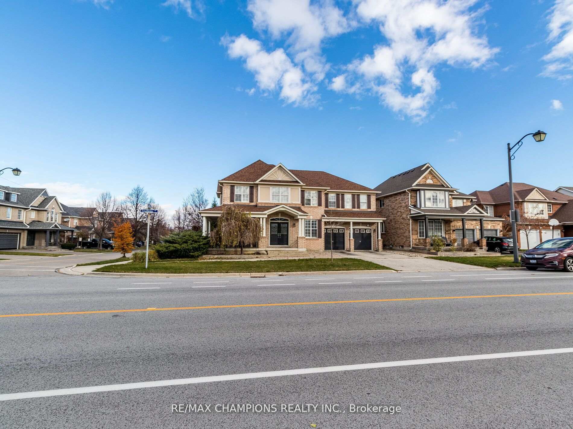 Property Photo: 707 Trudeau Drive ON L9T 5L4