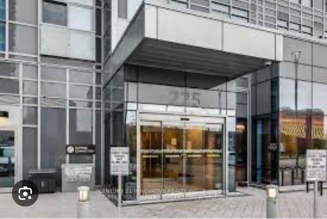 Photo de la propriété: 225 Village Green Square 1702 ON M1S 0N4