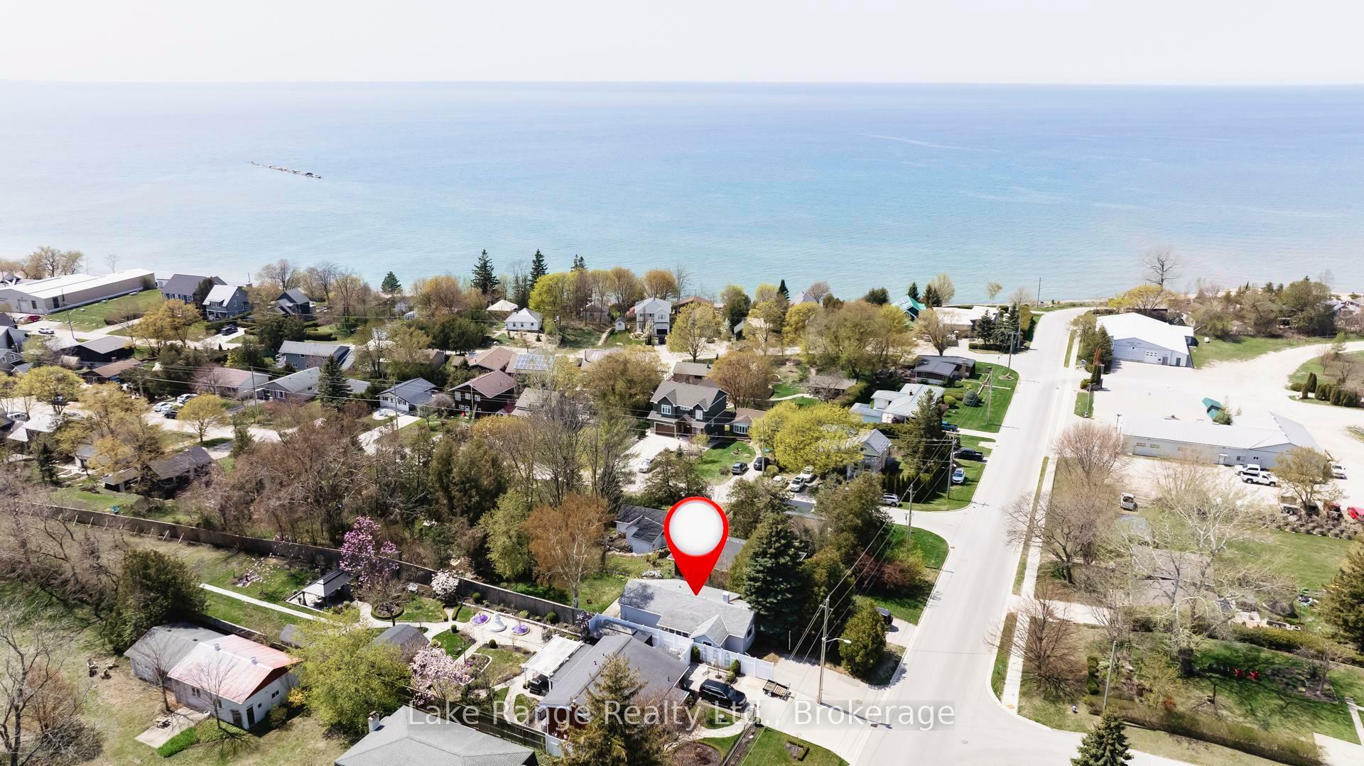Property Photo: 188 Broadway Street ON N2Z 2X9