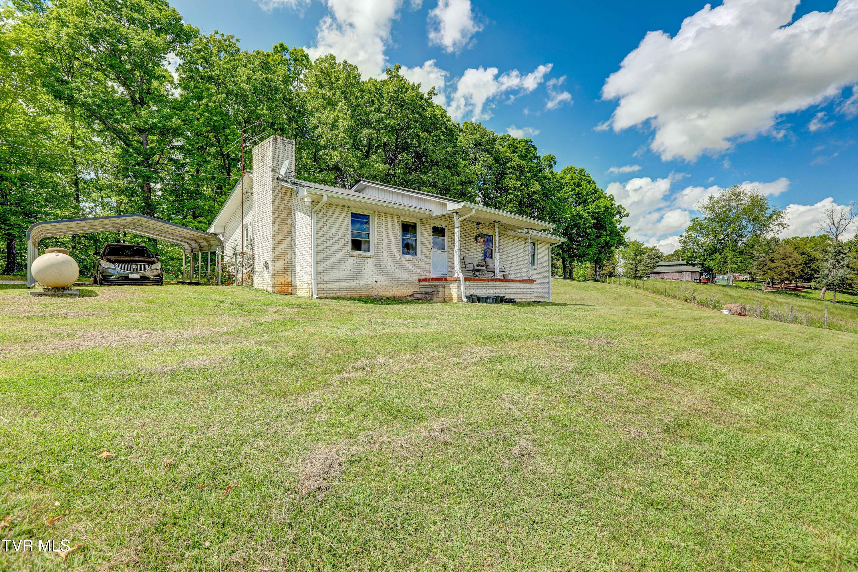 Property Photo: 135 Abc Road TN 37681