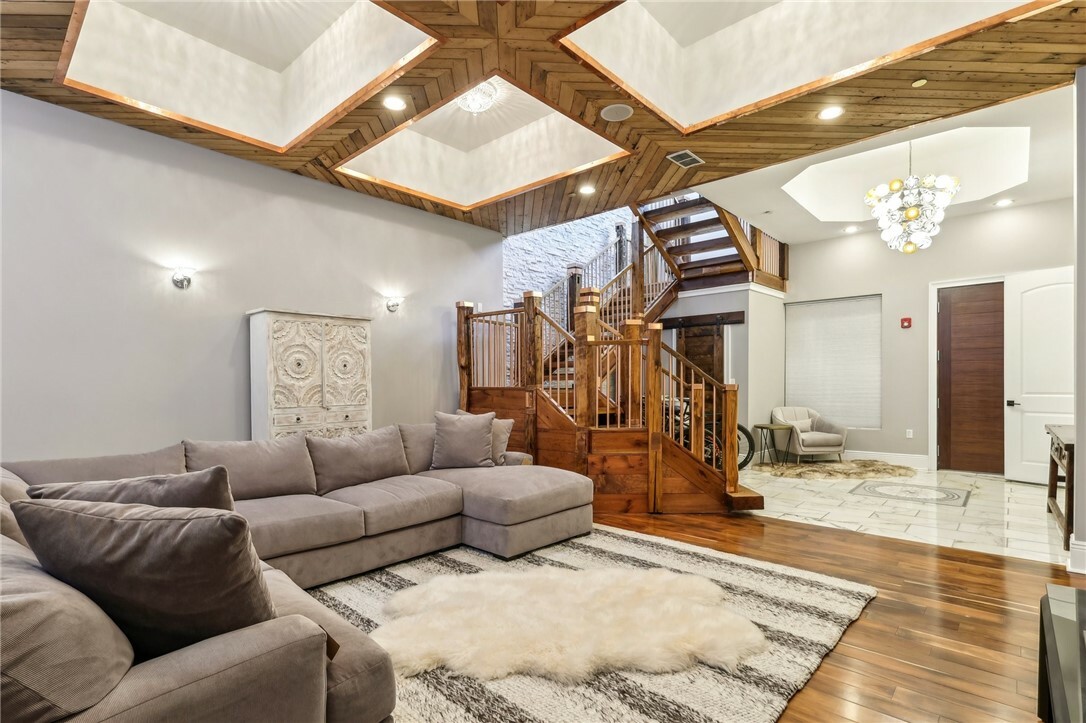 Property Photo:  215 25th Street 7  PA 15222 