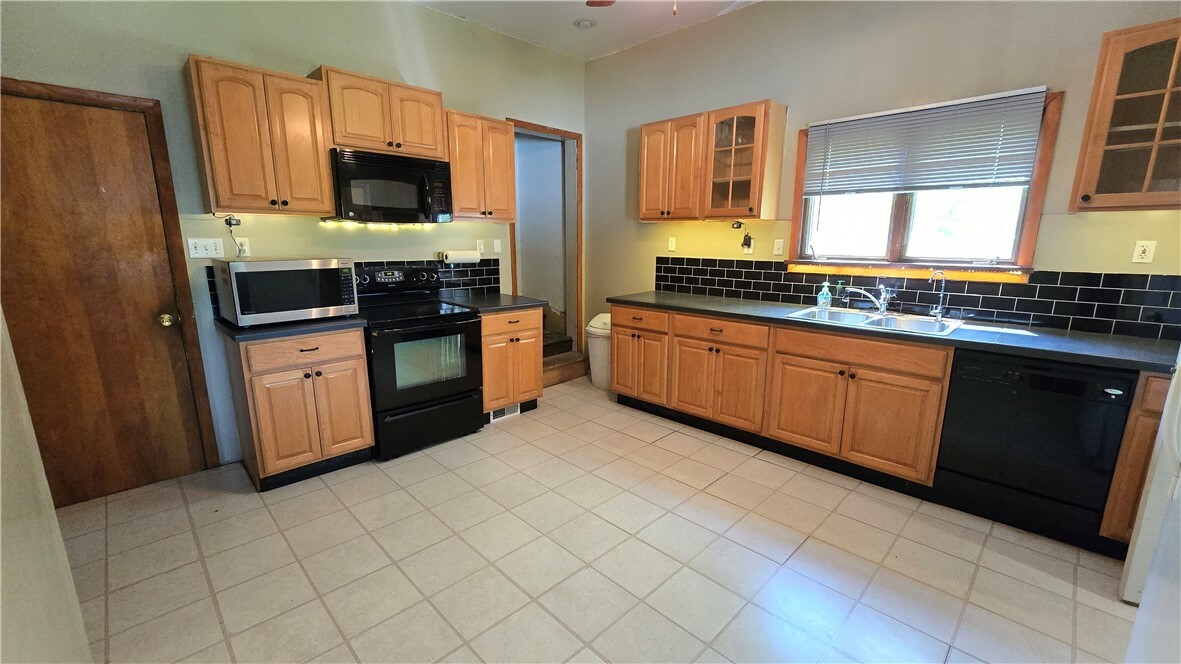Property Photo: 1150 S Pittsburgh St PA 15425