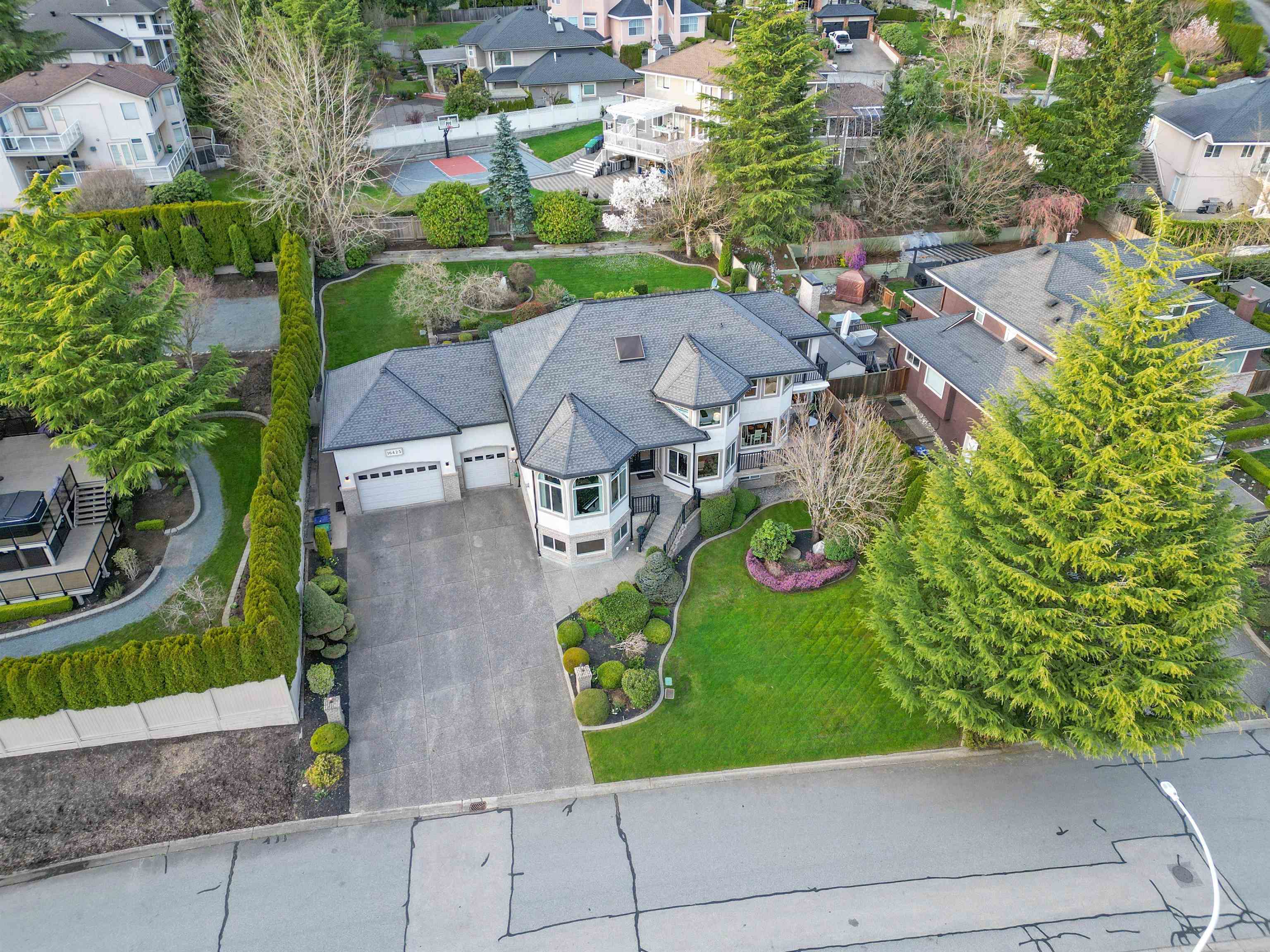 Photo de la propriété: 16425 77 Avenue BC V4N 0L5