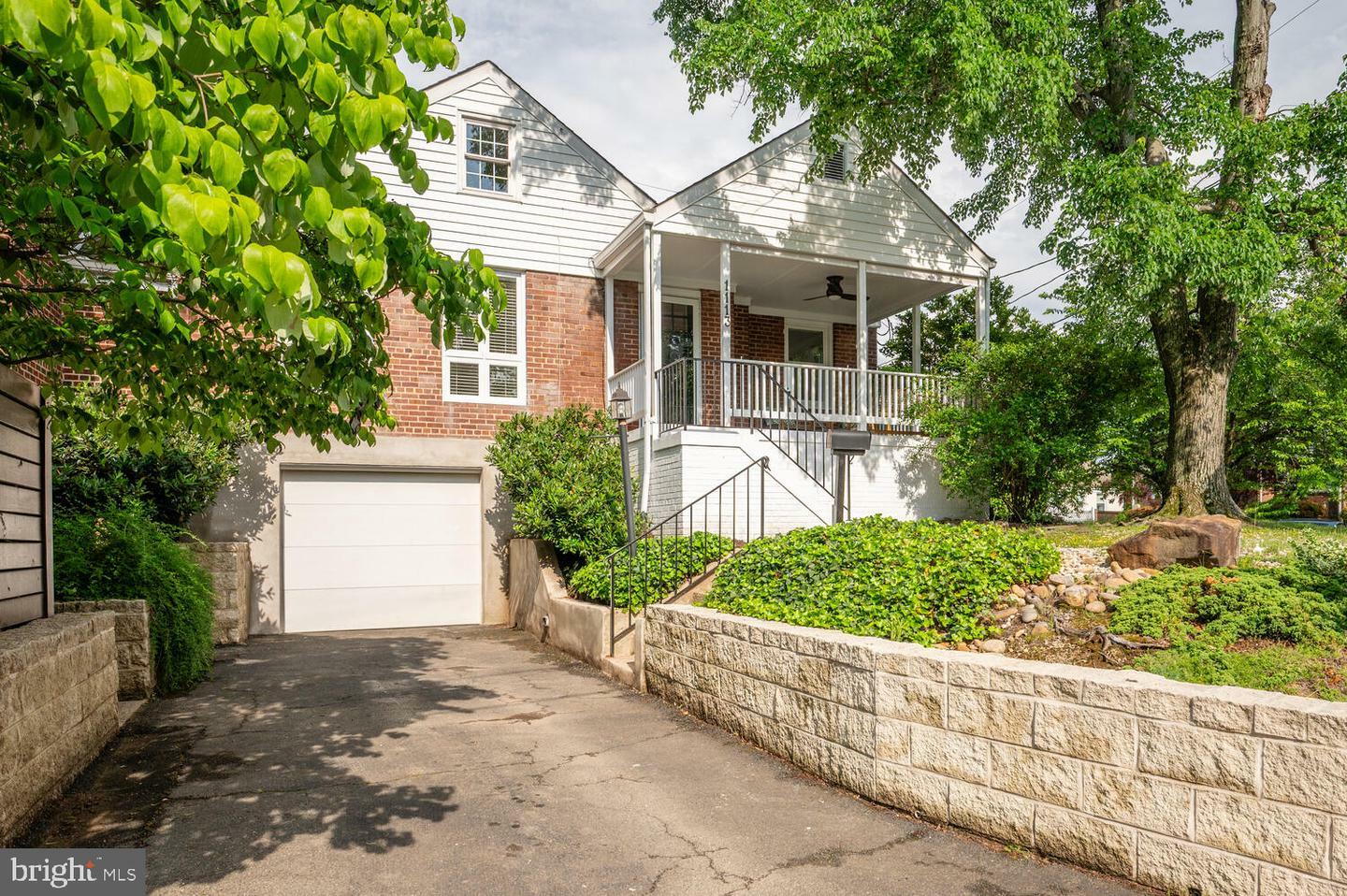 Property Photo: 1113 Cross Drive VA 22302