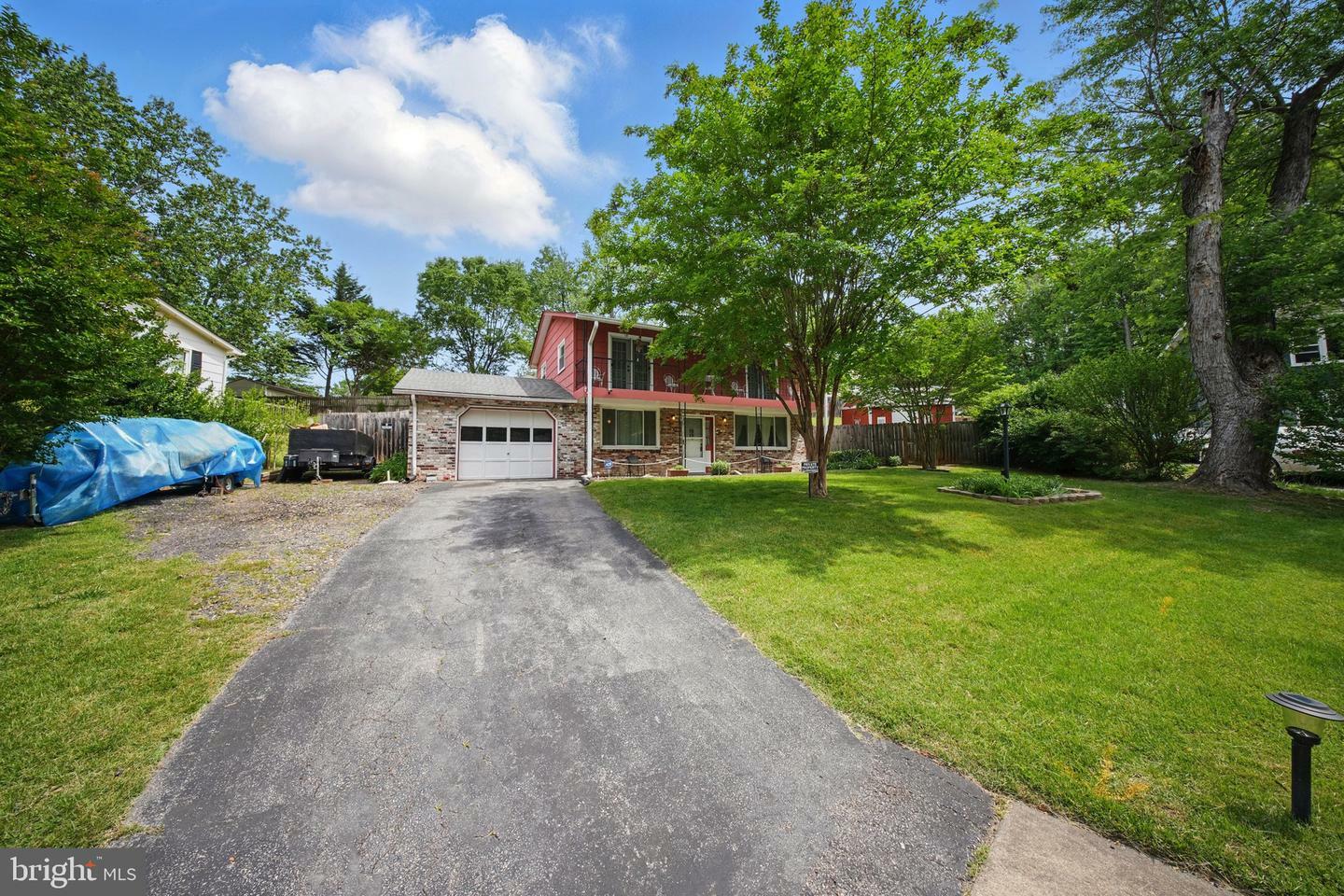 Property Photo: 19007 Red Oak Lane VA 22172