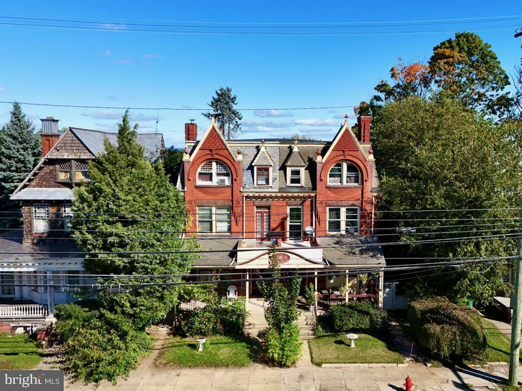Property Photo: 911 E King Street PA 17602