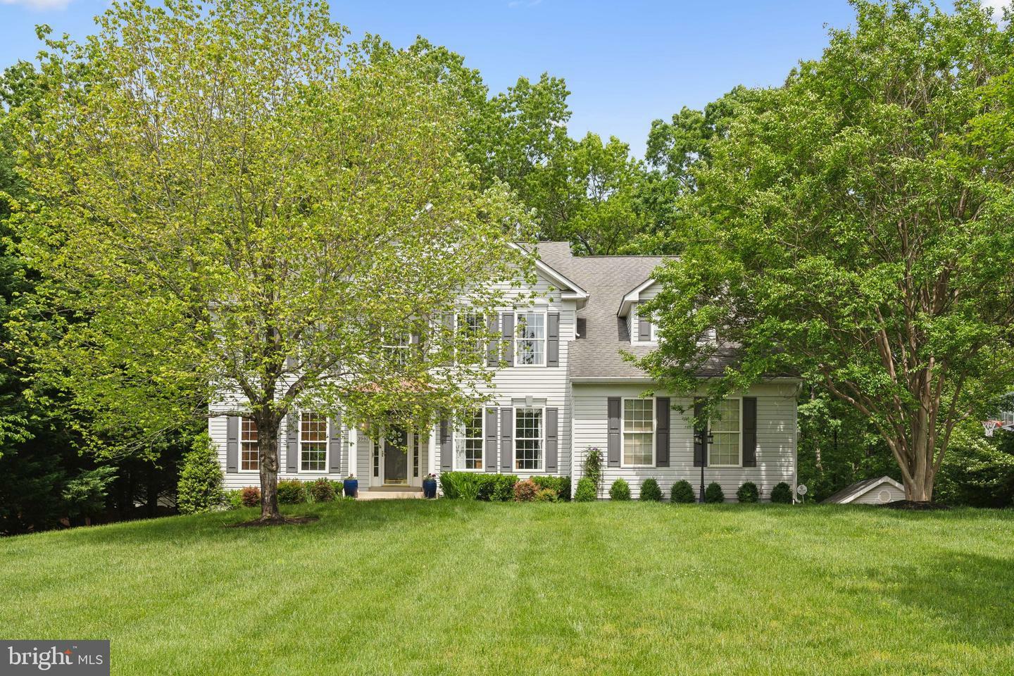 Property Photo: 13981 Flagtree Place VA 20112