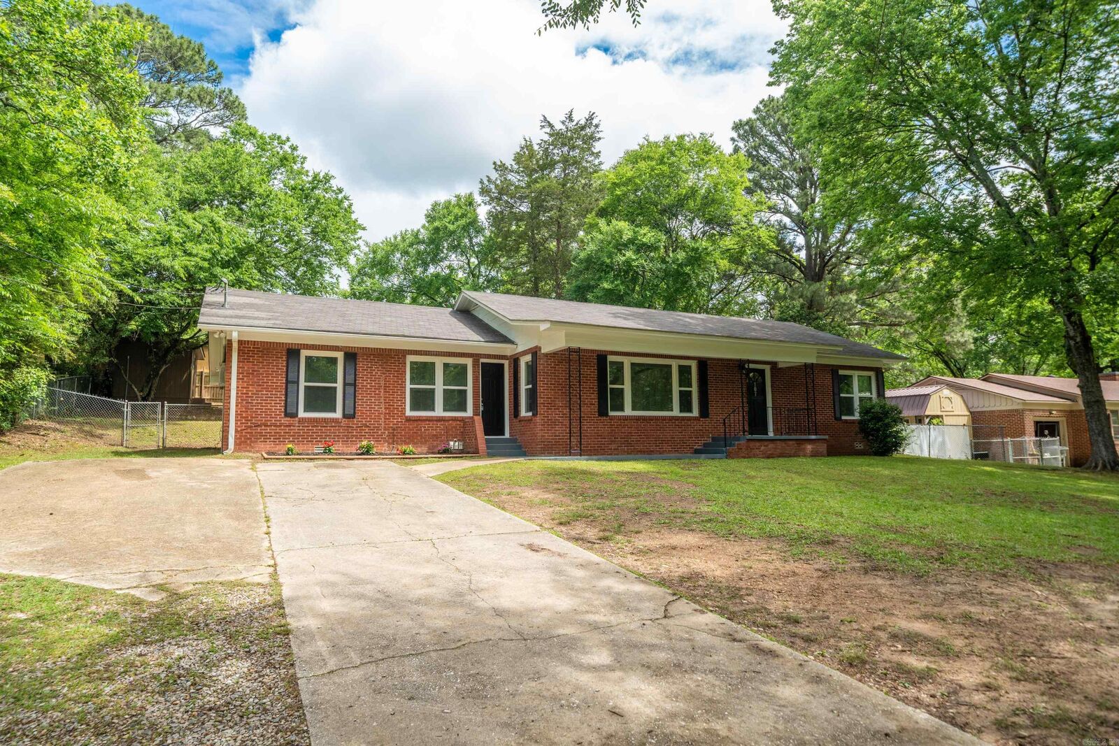 Property Photo:  107 Lakeside Road  AR 71901 