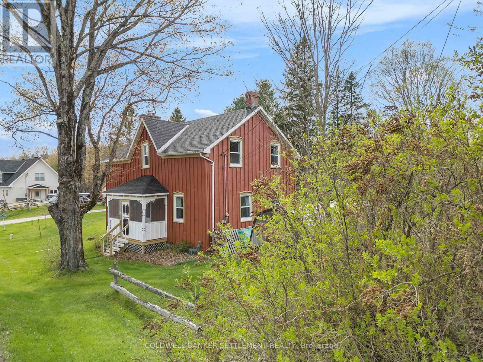 Property Photo: 2296 South Lavant Road ON K0G 1K0