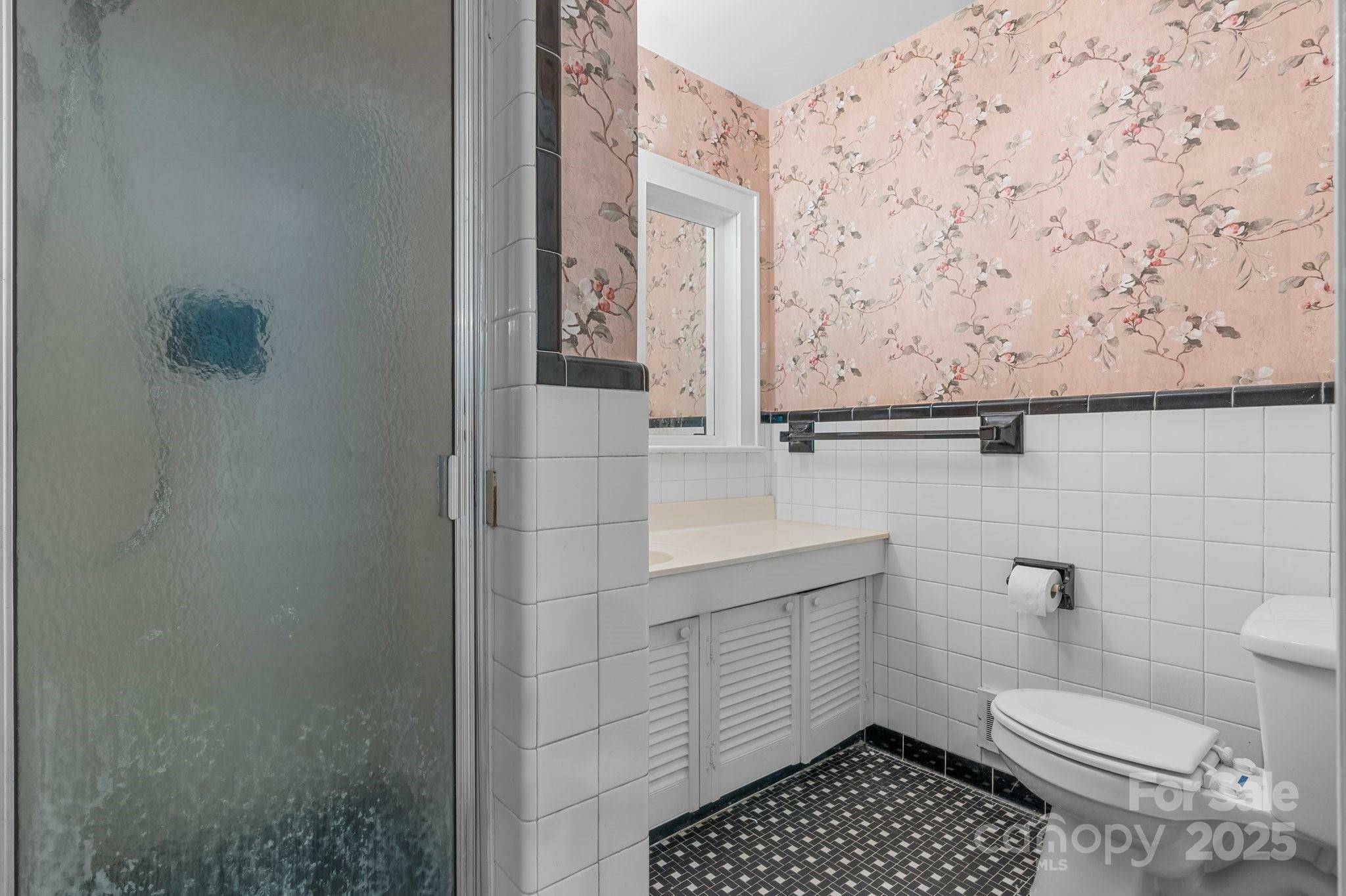 Property Photo: 220 Broad Street NC 28752