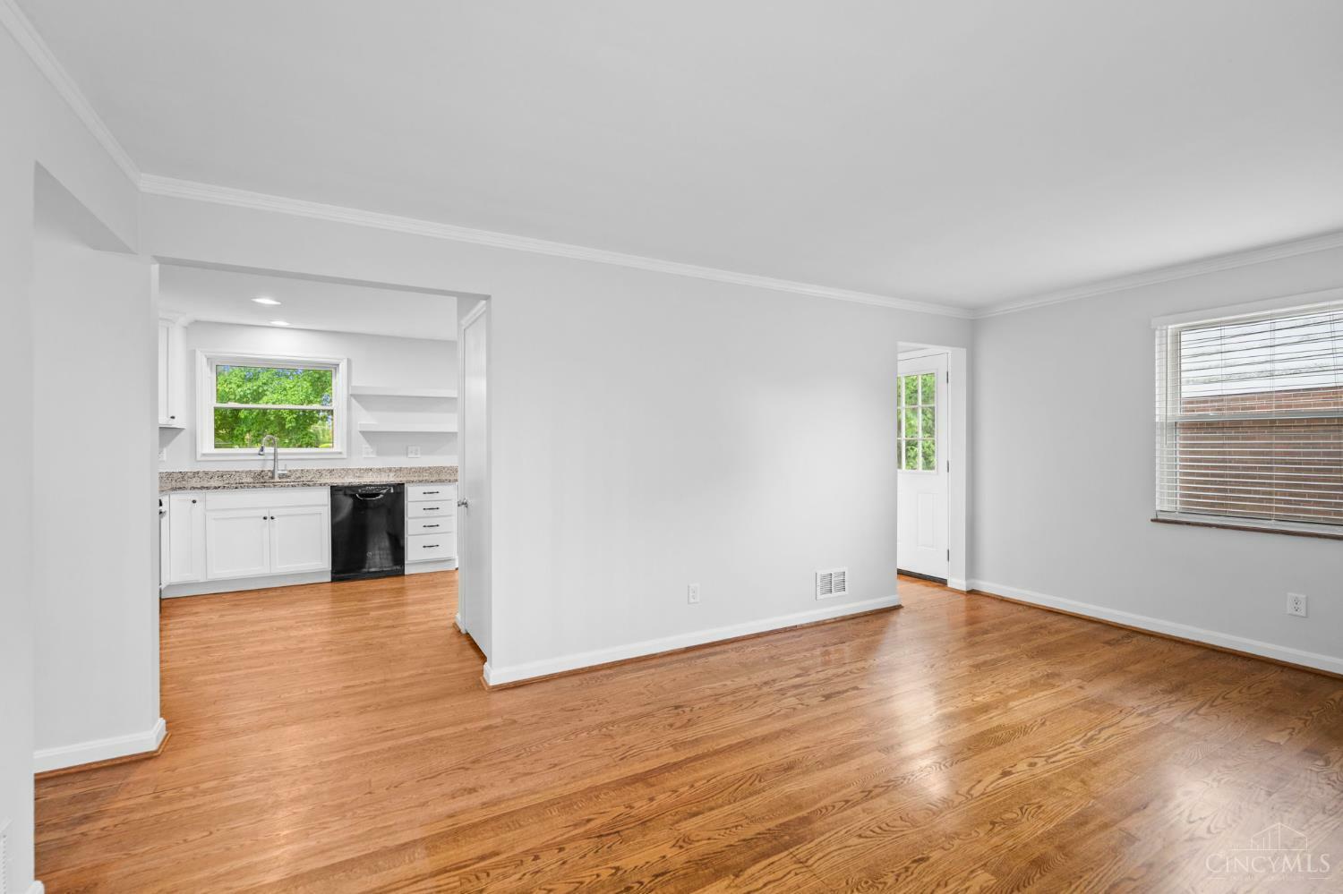 Property Photo: 3906 N Fordham Place OH 45213