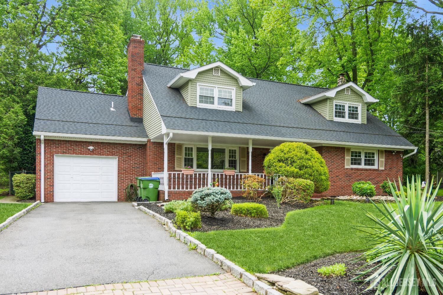 Property Photo:  95 Union Avenue  NJ 08820 