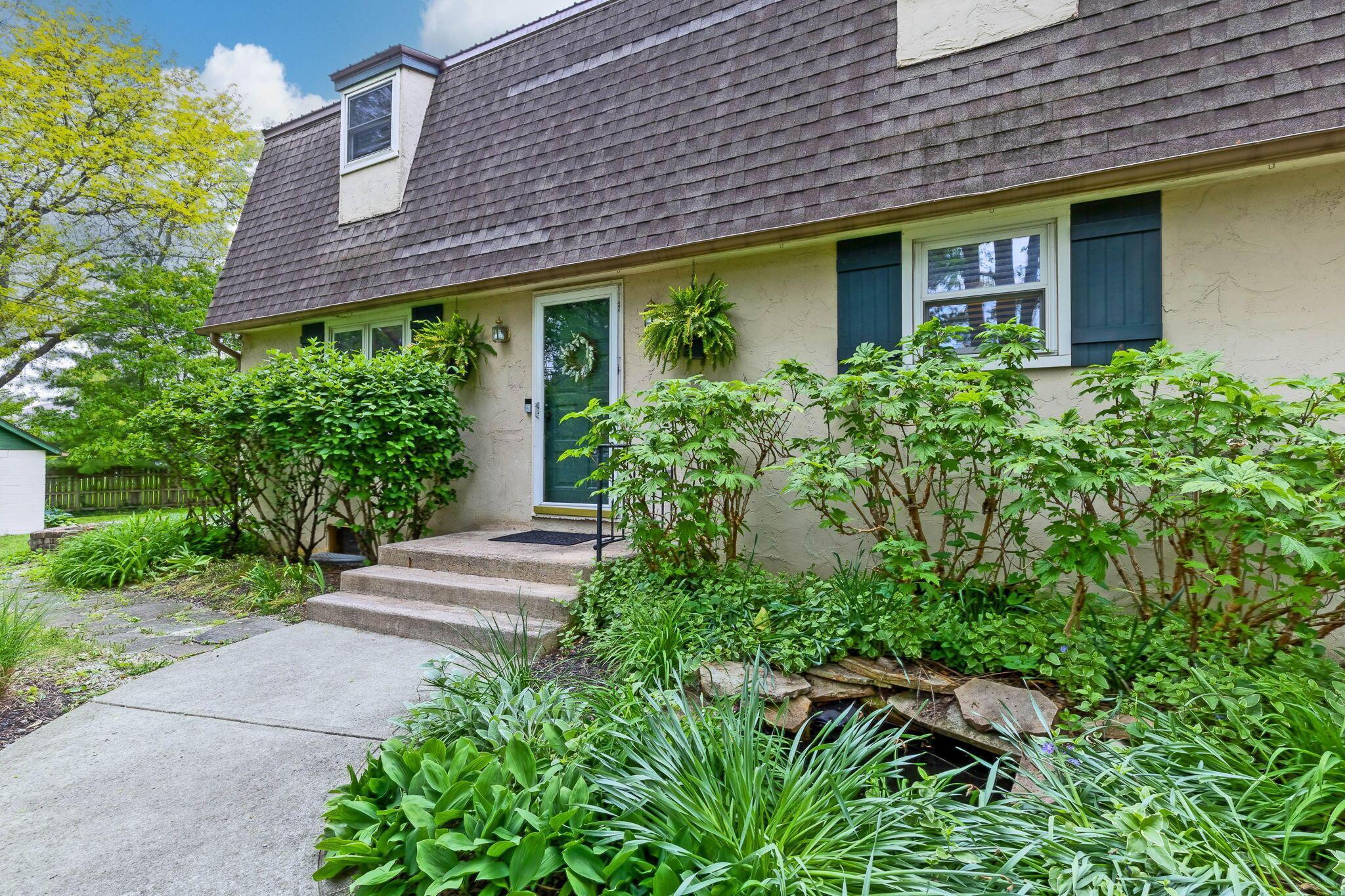 Property Photo: 3245 Kioka Avenue OH 43221