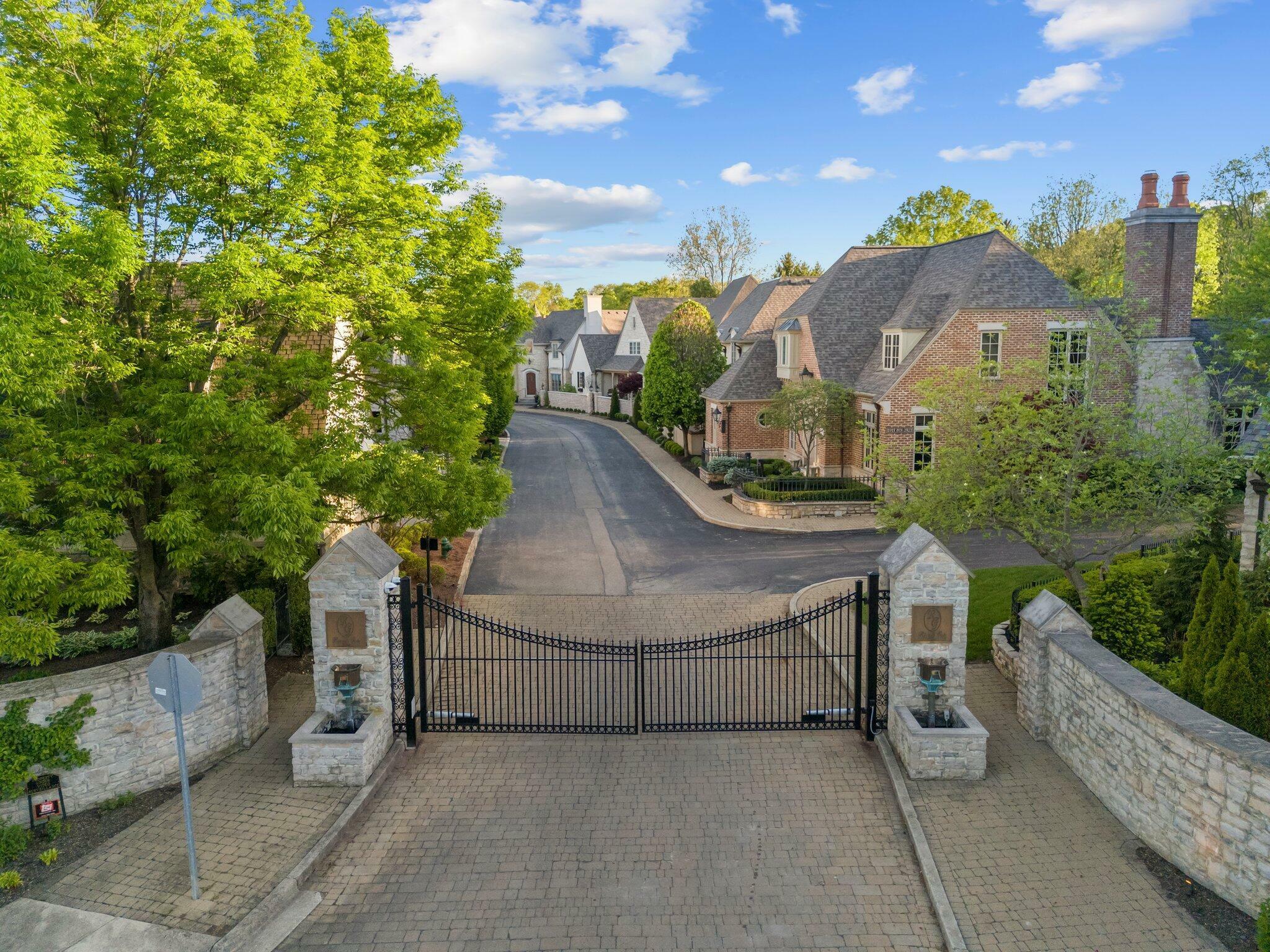 3450 River Rhone Lane  Columbus OH 43221 photo