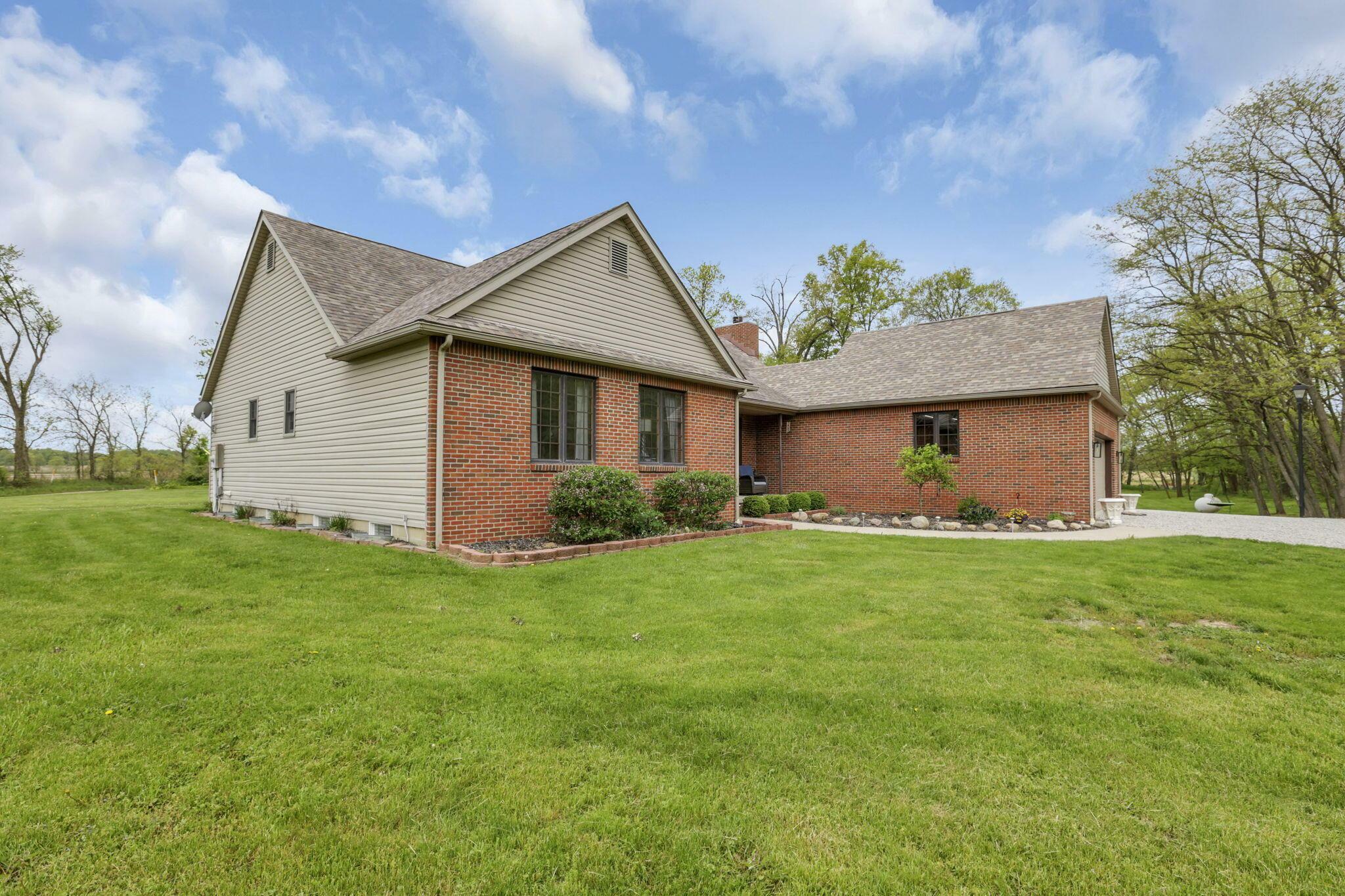 Property Photo: 1719 Marion NW Road OH 43080