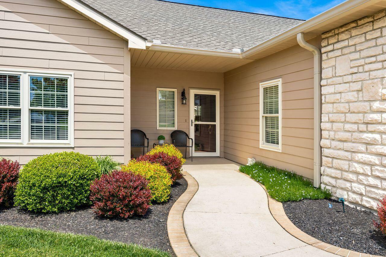 Property Photo: 4 Claire Court OH 43113