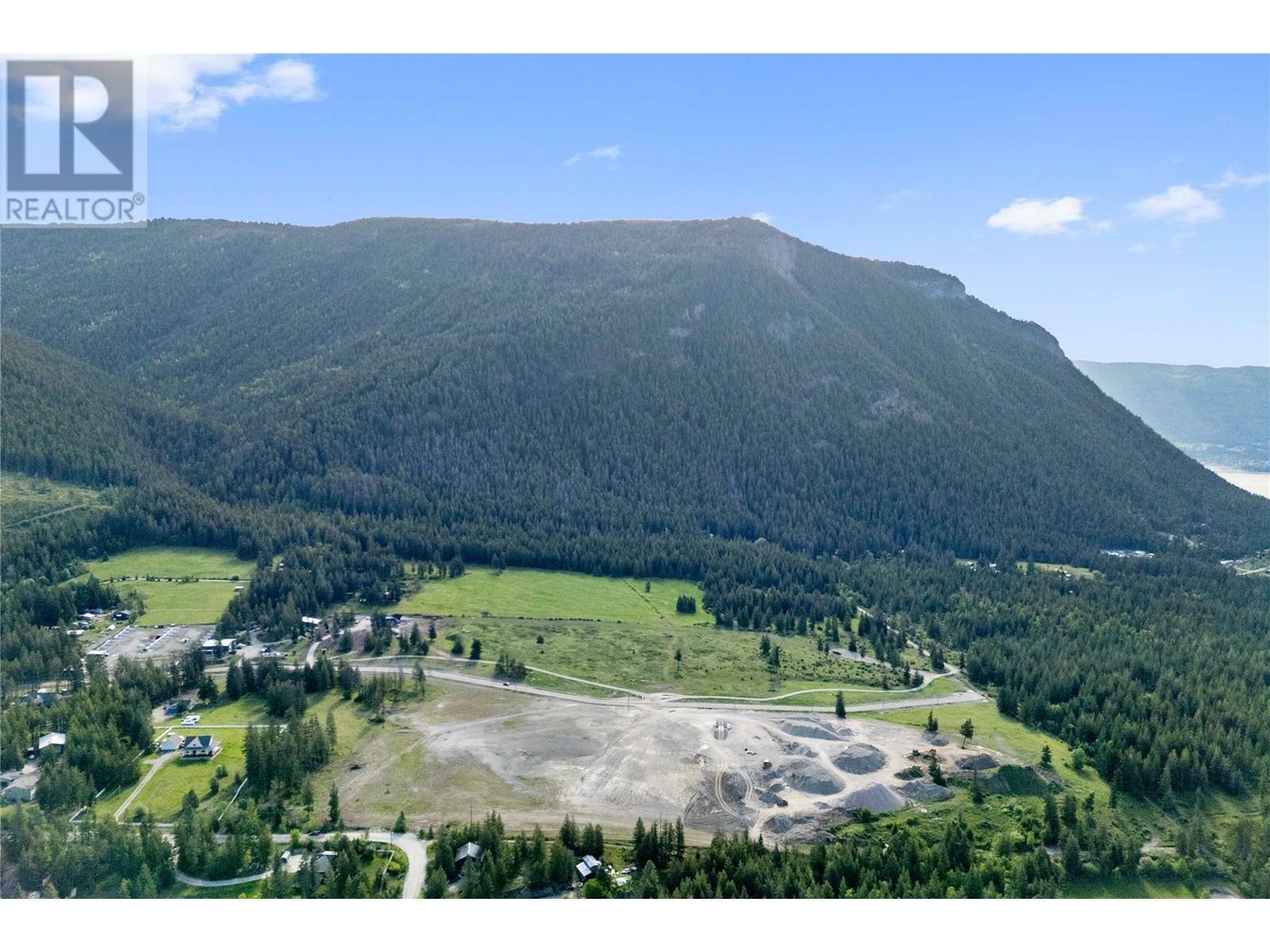 Photo de la propriété: 3682 Ford Road BC V0E 2X2