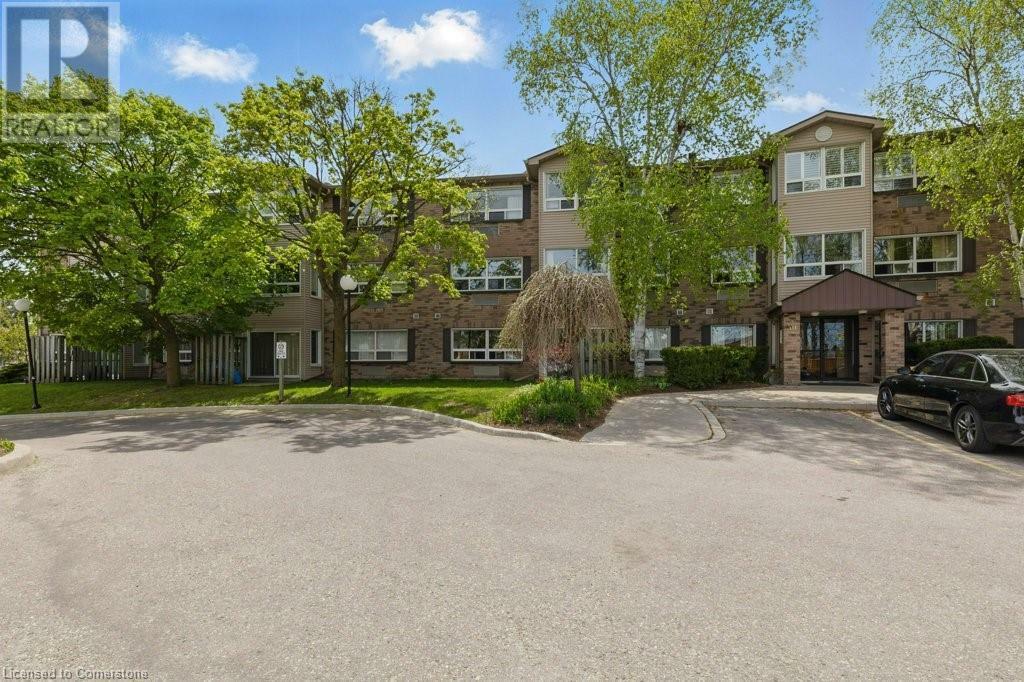Property Photo: 30 Hugo Crescent 201 ON N2M 3Z2
