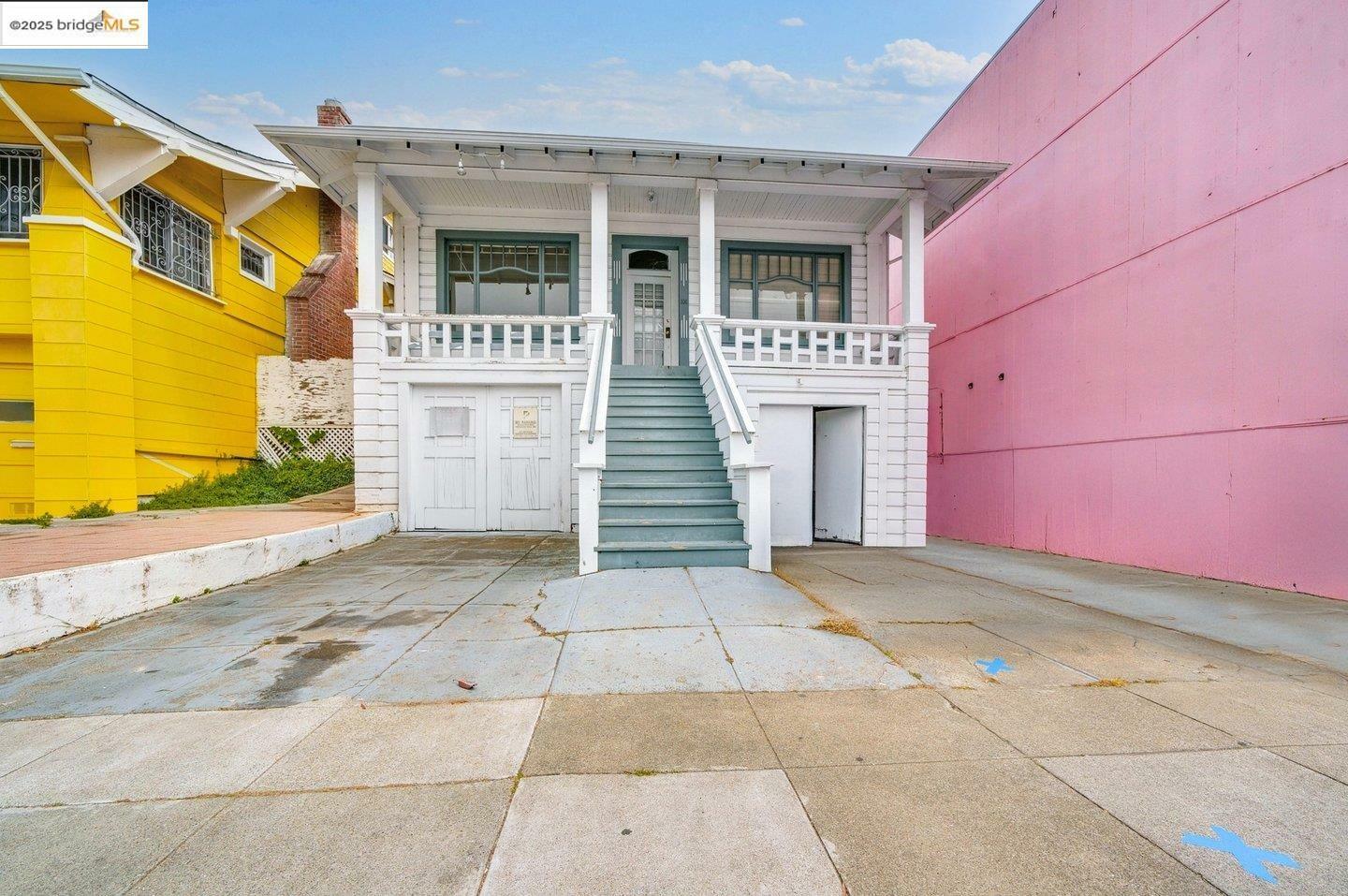 Property Photo: 106 Broad CA 94112