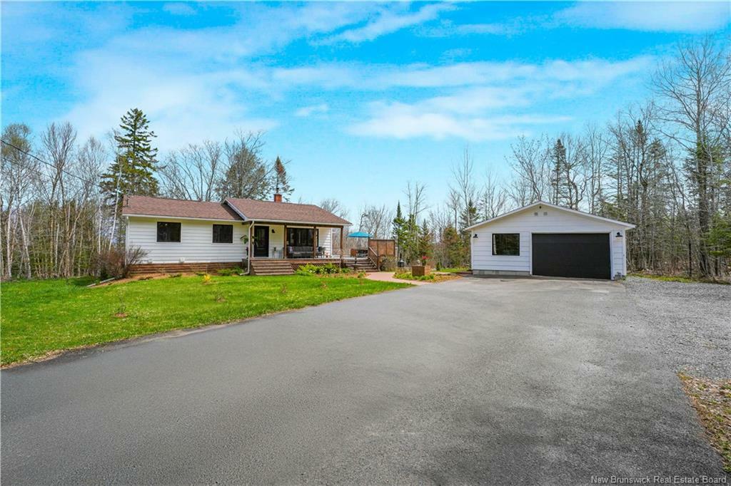 Photo de la propriété: 9 Chateau Drive NB E3A 5K5