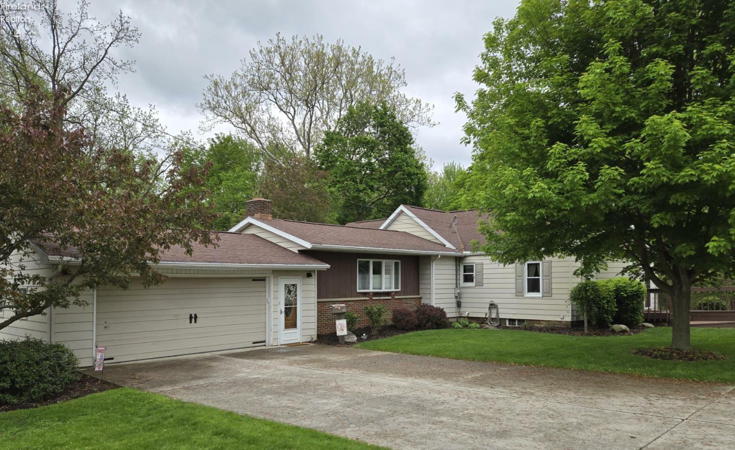 Property Photo: 29 Scheiber Street OH 44883