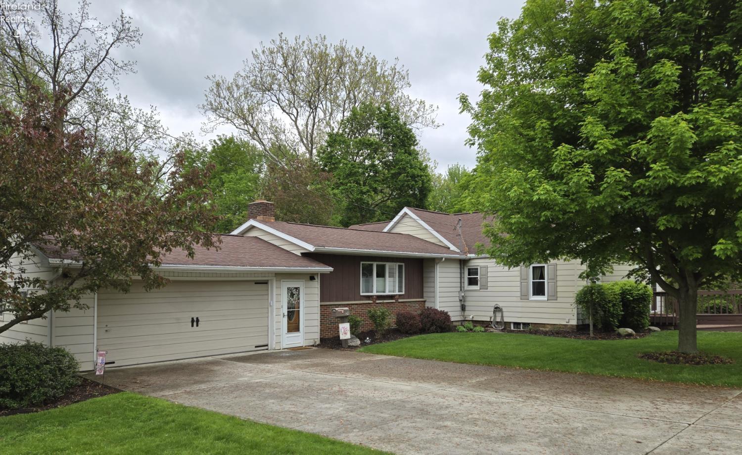 Property Photo: 29 Scheiber Street OH 44883