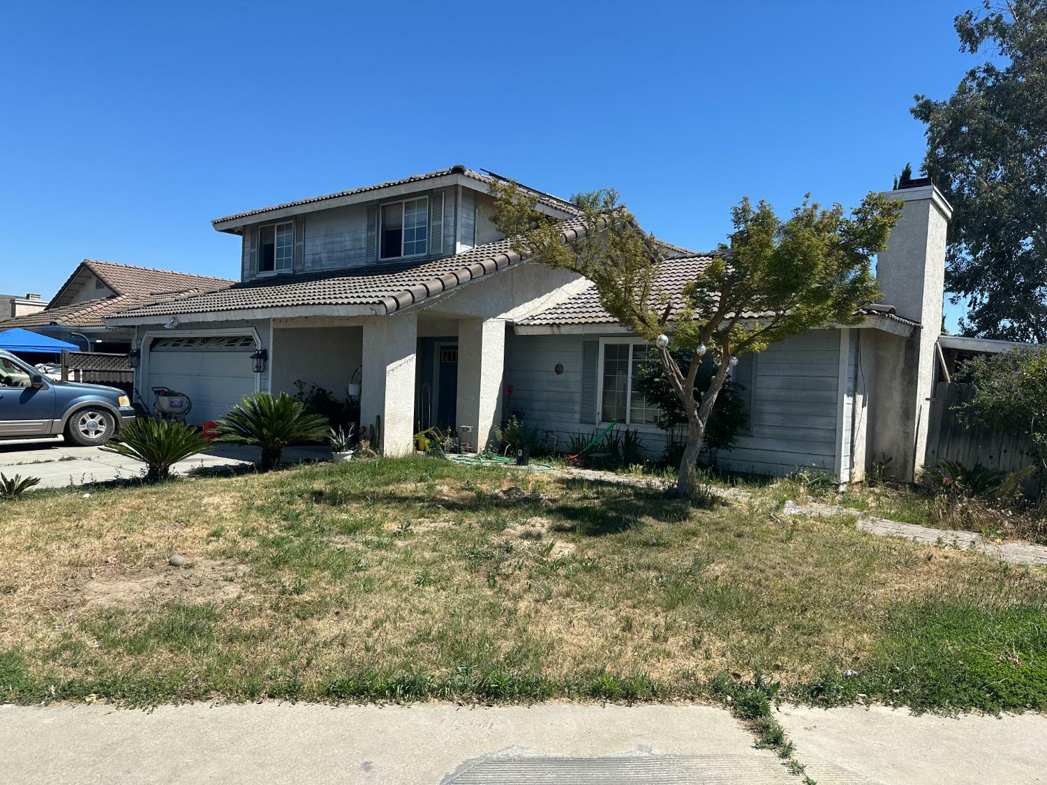 Property Photo: 2929 W Sinclair Street CA 93609