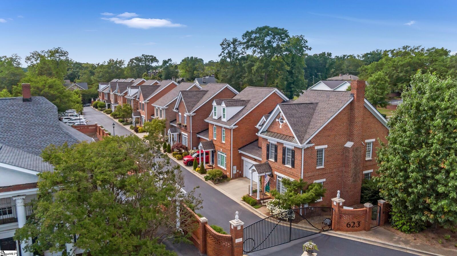 Property Photo: 623 N Main Street Unit 1 SC 29601