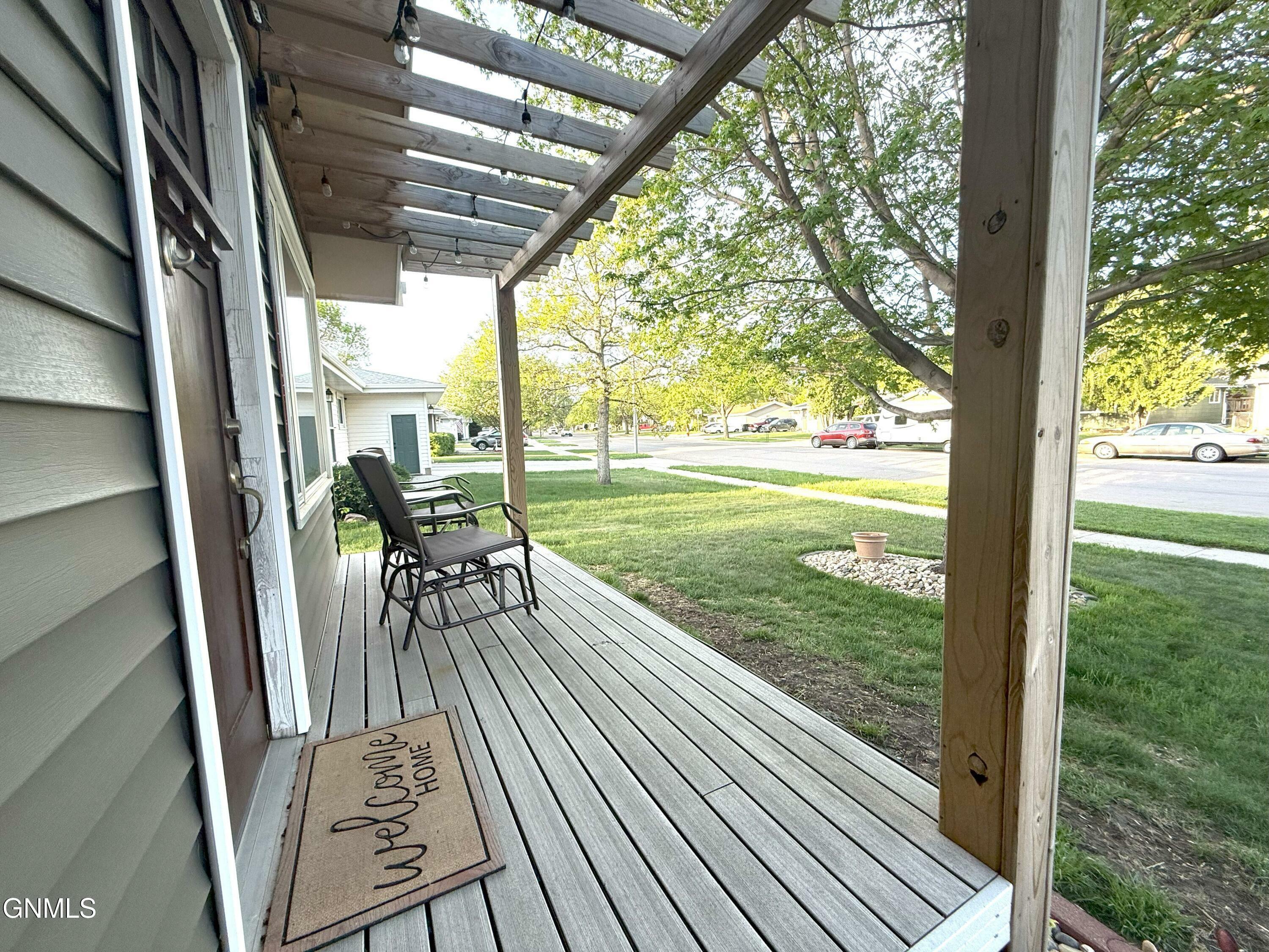 Property Photo:  1511 S 3rd Street  ND 58504 